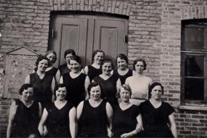 Solrød Idrætsforenings kvindegymnastikhold ca. 1940-41